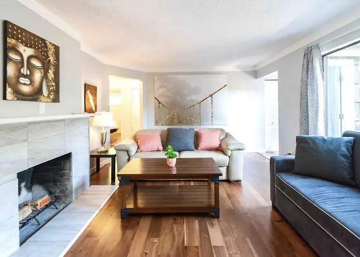 Lovely Home 10 Minutes To Downtown !!!